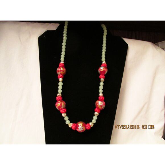 Lovely Estate Vintage JADEITE BEAD 24" NECKLACE with 5 Silk Beads 61g - Picture 1 of 6
